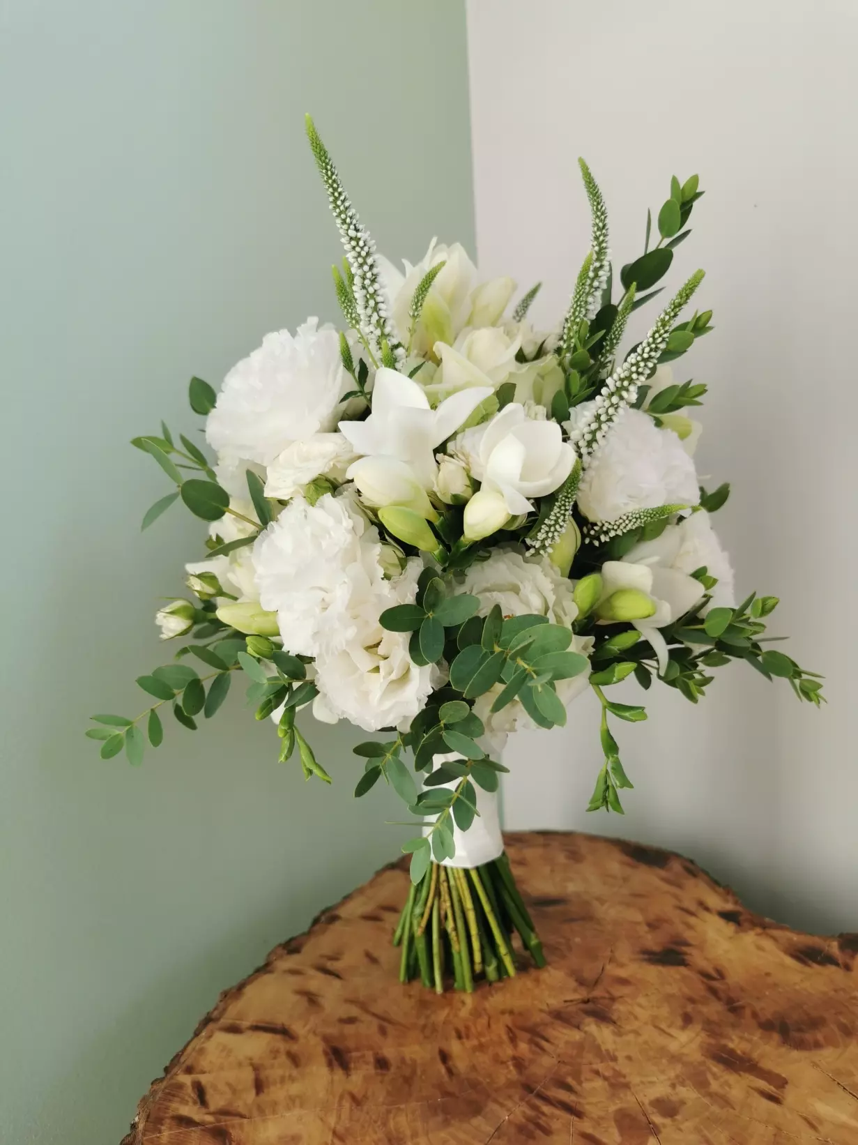 Classic wedding bouquet in white