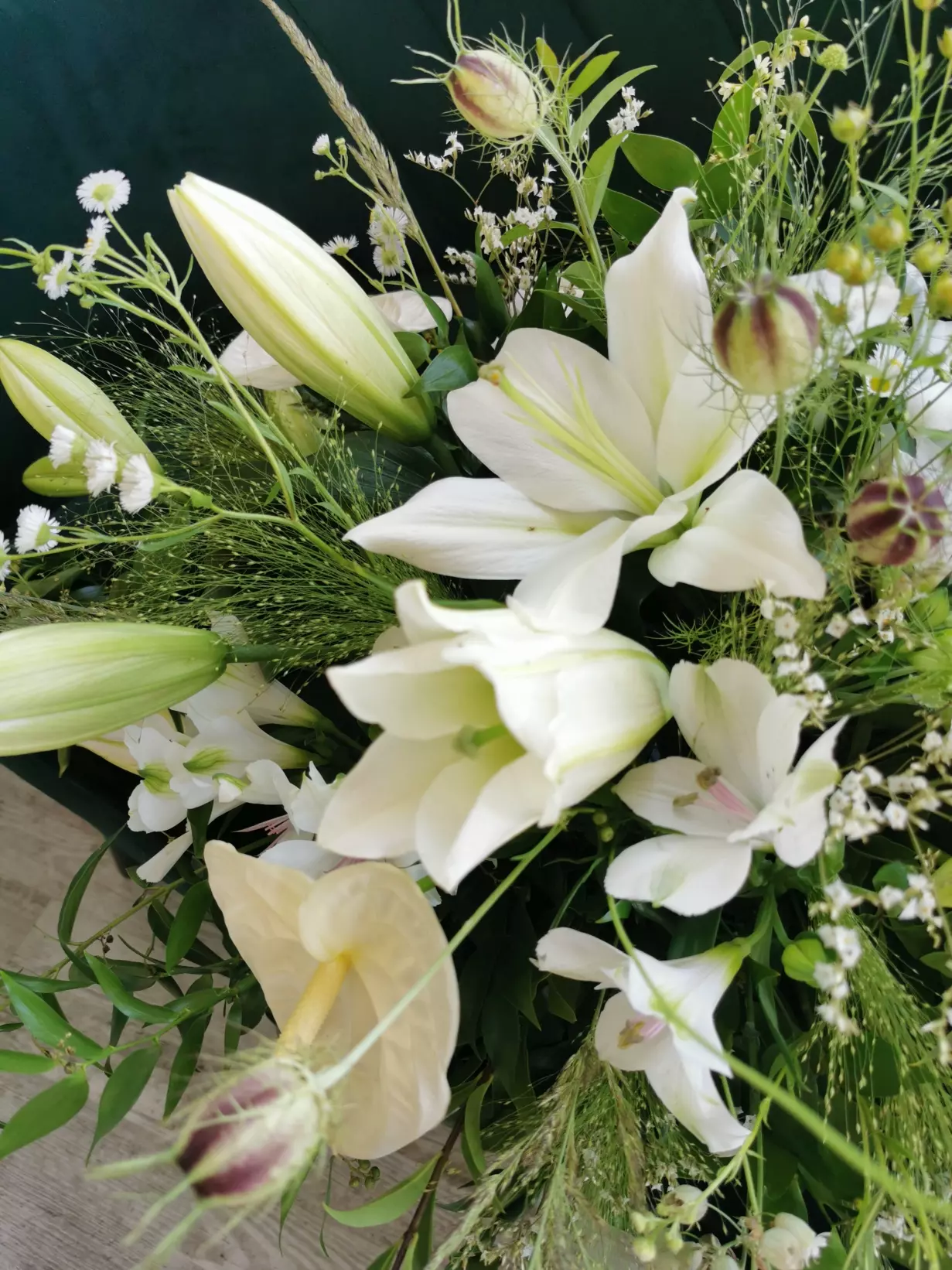 Palma pogrzebowa minimalistyczna lilia