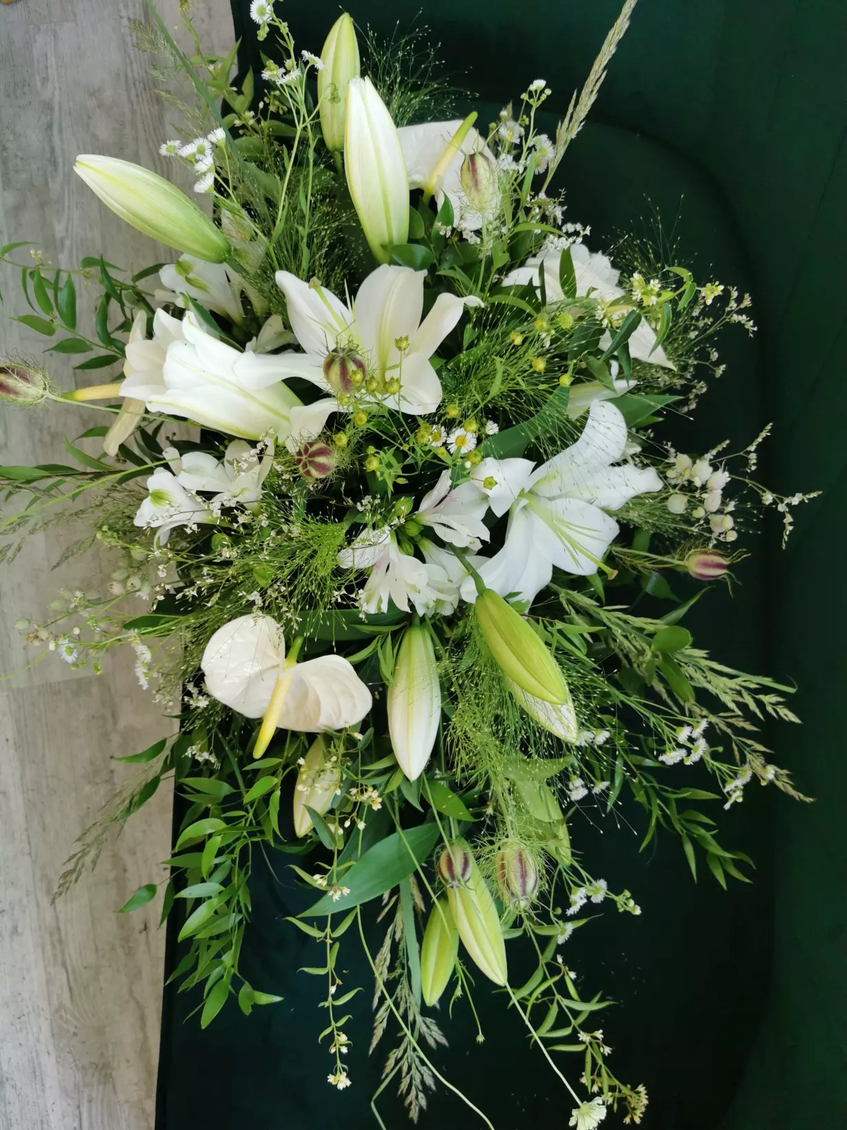 Palma pogrzebowa minimalistyczna lilia