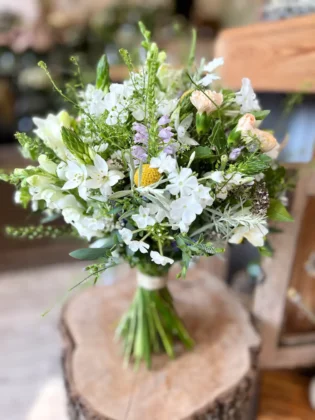 Bukiet ślubny łąkowy