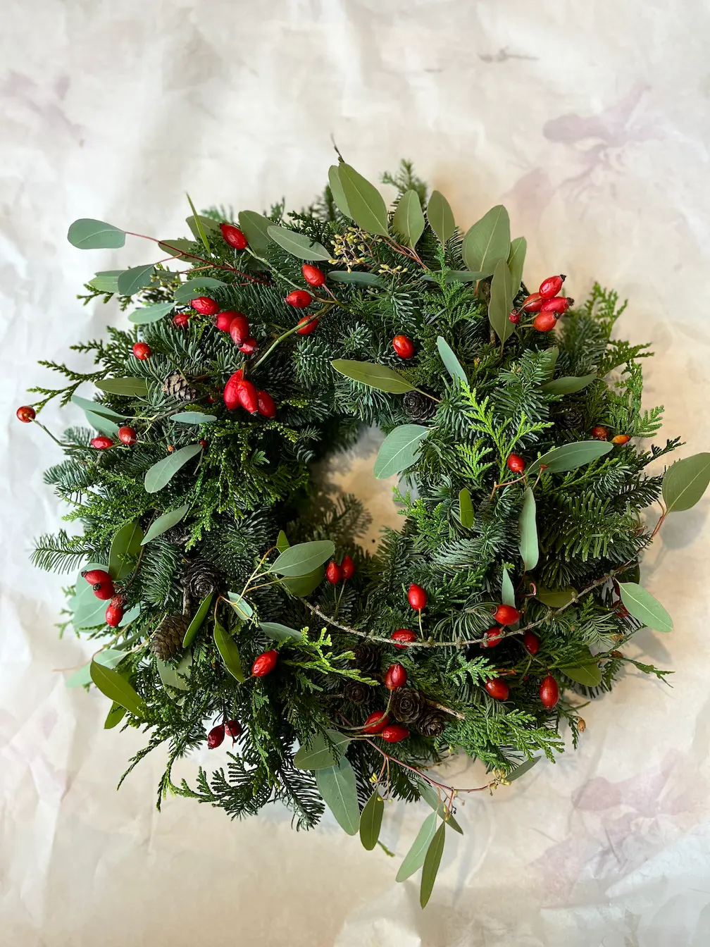 wianek nagrobny naturalny - wszystchich swietych Naturalny wianek na Wszystkich Świętych z igliwia i dzikiej róży